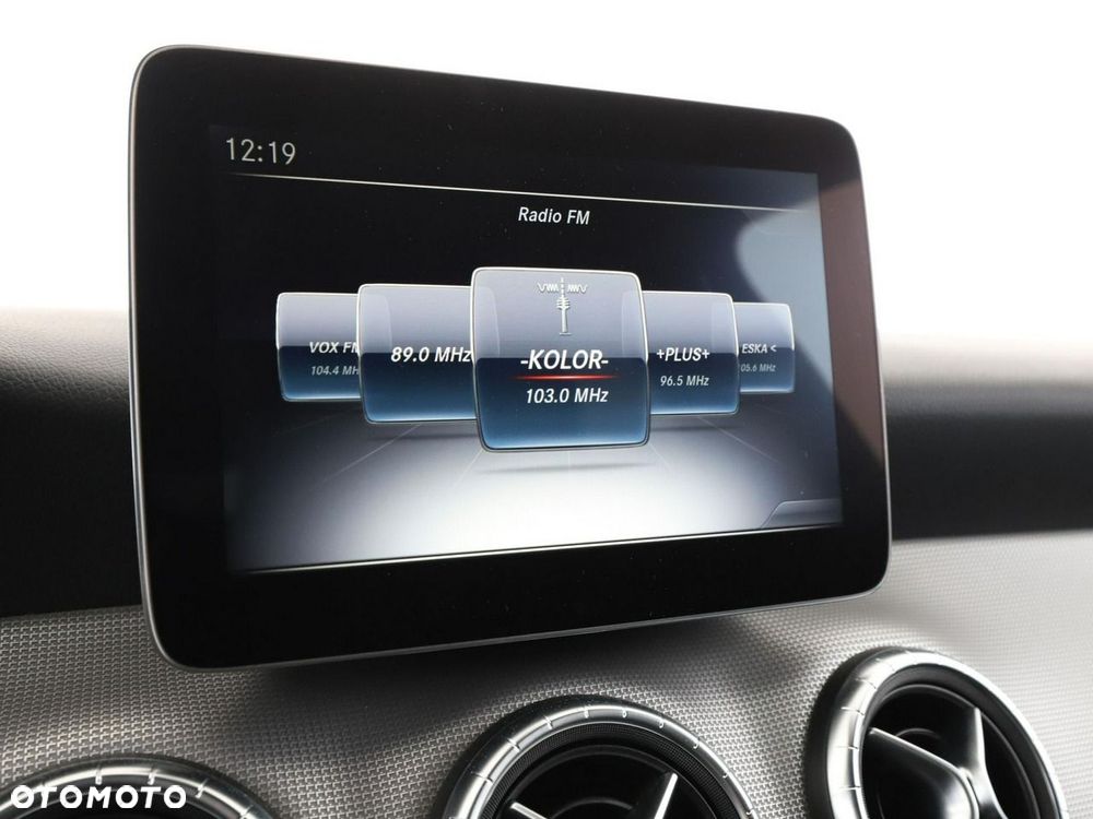 Mercedes-Benz CLA 200 7G-DCT Urban - 24