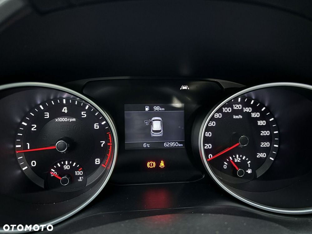 Kia Ceed - 10