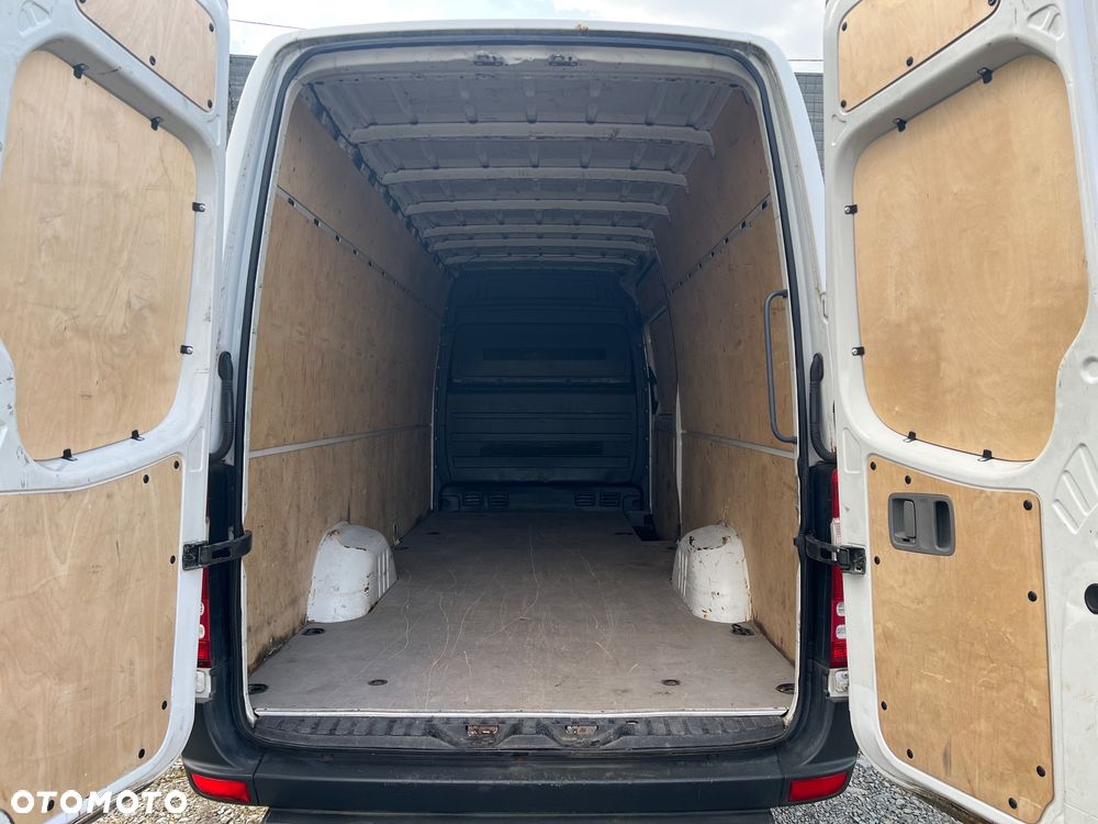 Mercedes-Benz Sprinter - 14