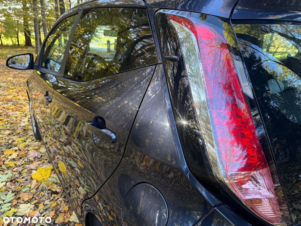 Toyota Aygo x-play touch - 15