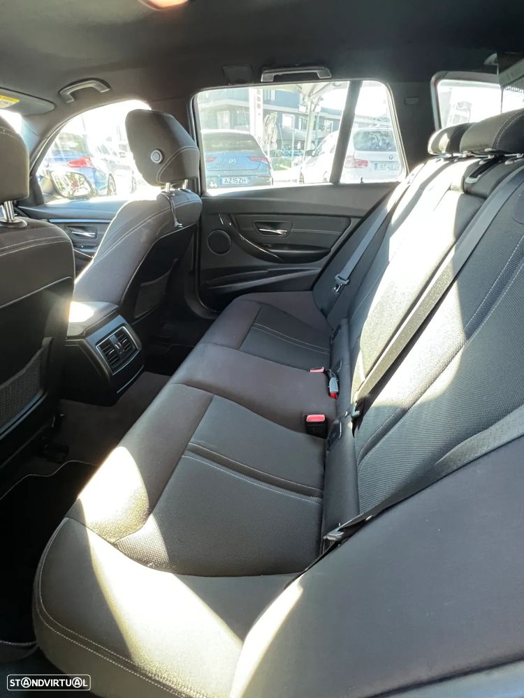 BMW 320 d Pack M - 5