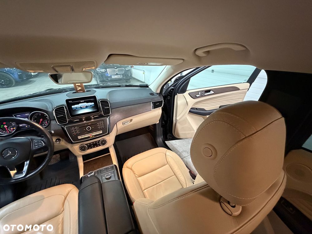 Mercedes-Benz GLE - 27