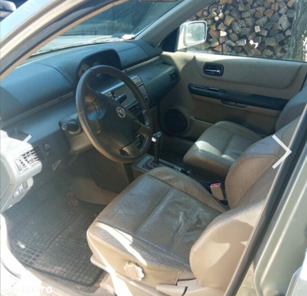 Nissan X-Trail 2.0 Luxury - 11