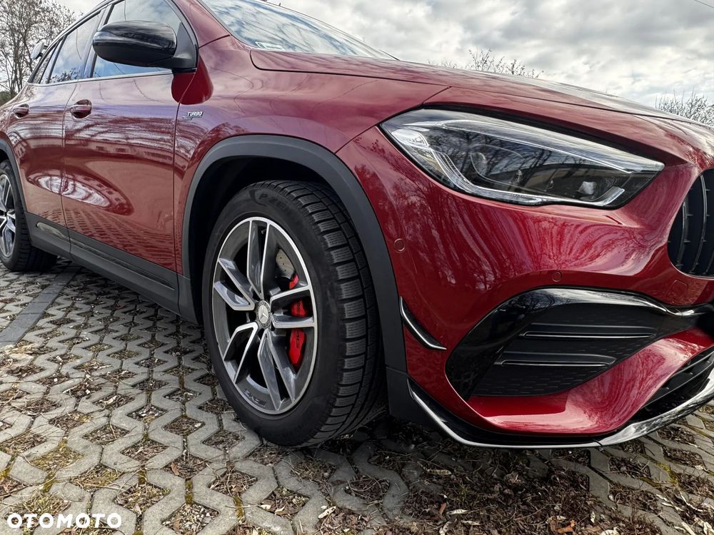 Mercedes-Benz GLA - 9