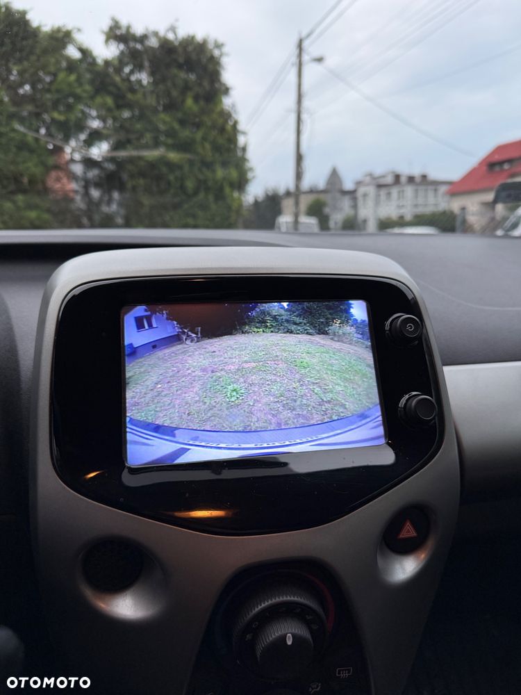 Toyota Aygo x-play - 12
