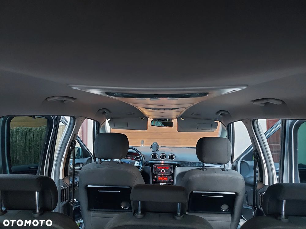 Ford Galaxy - 12