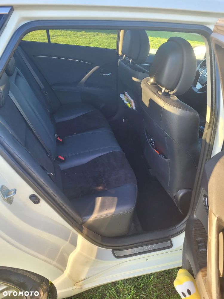 Toyota Avensis 2.0 D-4D Premium - 11