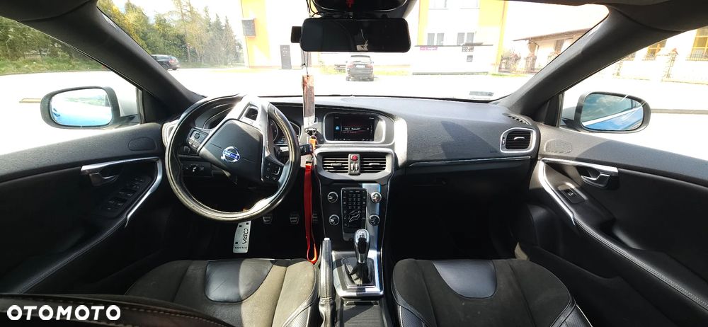 Volvo V40 D2 Drive-E R-Design Momentum - 9