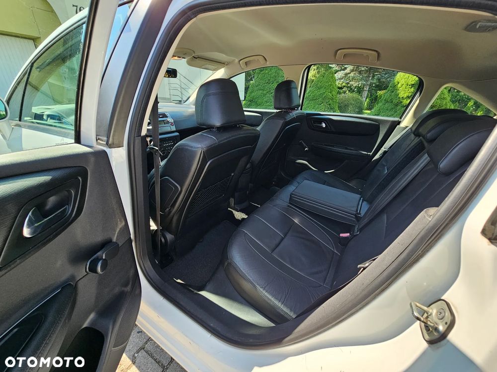Citroën C4 1.6 HDi Advance - 8