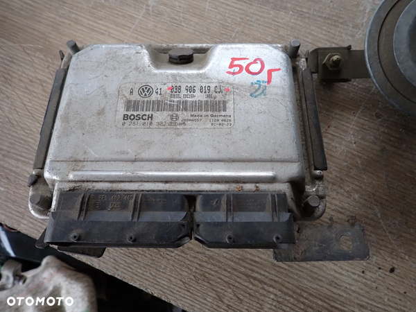 VOLKSWAGEN GOLF 1.9 TDI STEROWNIK SILNIKA 038906019CJ 0281010302