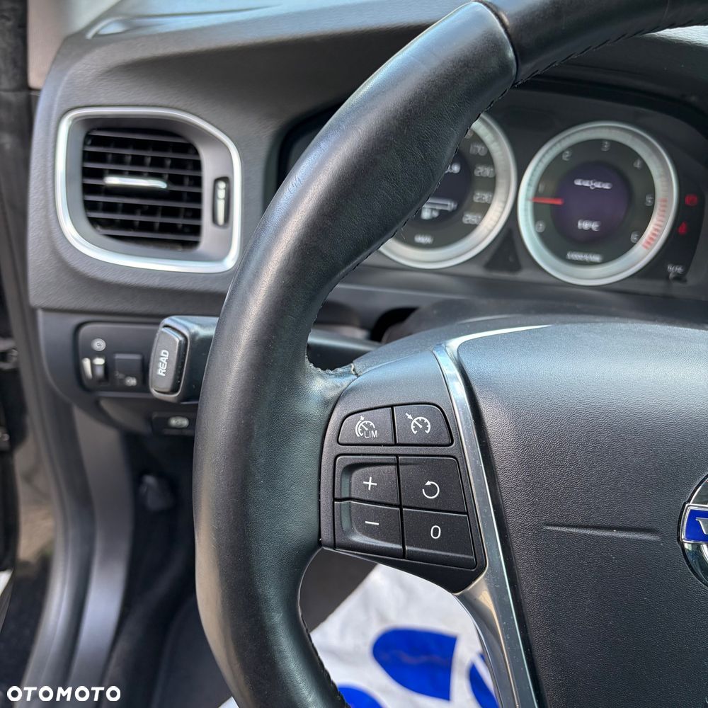 Volvo V60 D3 Momentum - 19