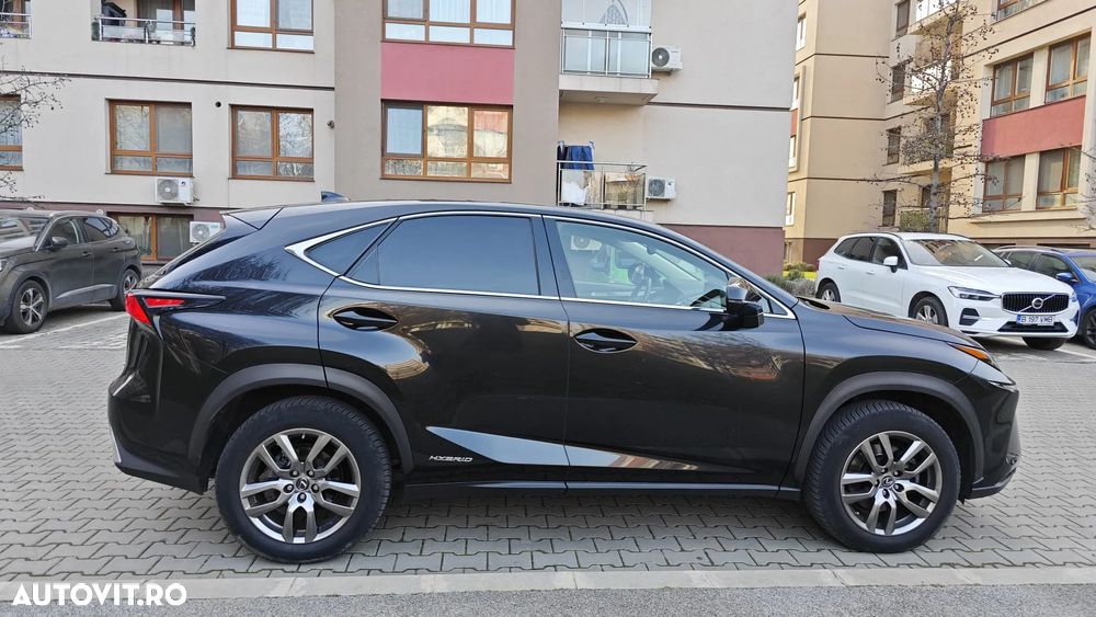 Lexus Seria NX 300h E-FOUR - 11