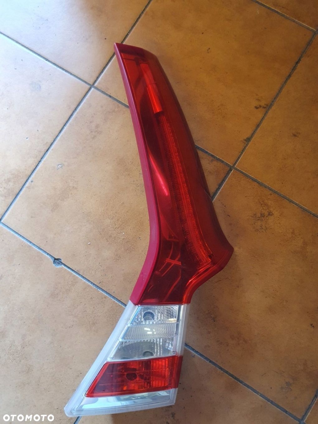LAMPA PRAWA TYŁ W KLAPE VOLVO XC70 LIFT EUROPA - 1
