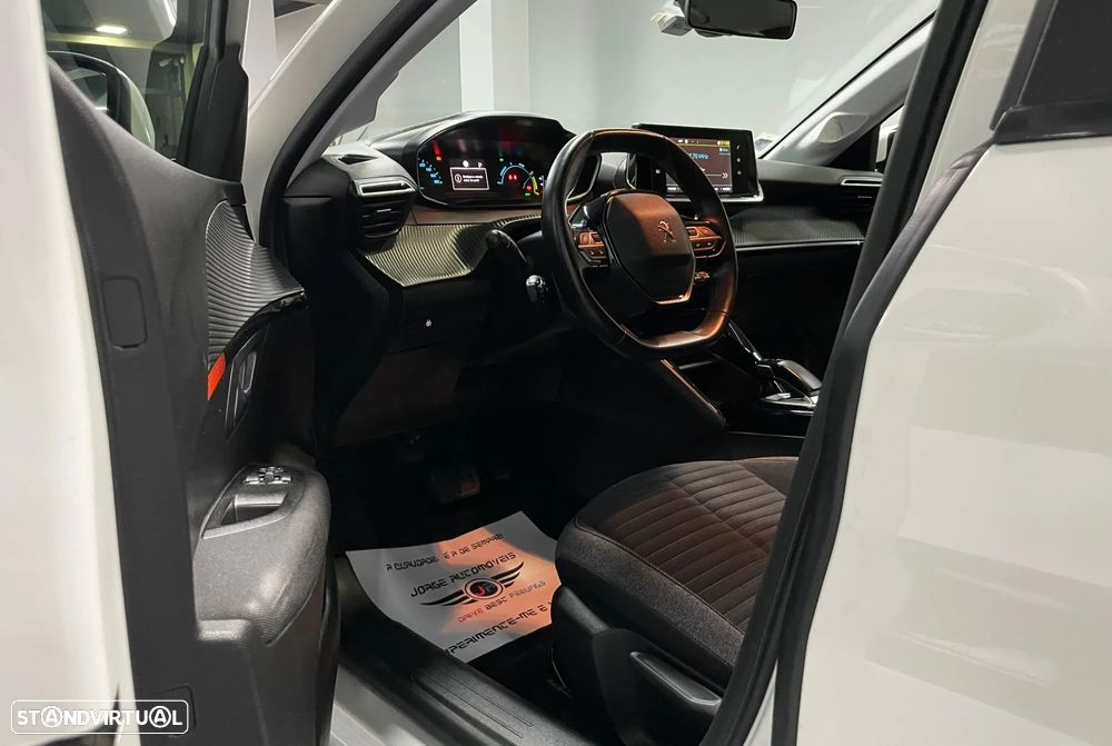 Peugeot e-208 - 25