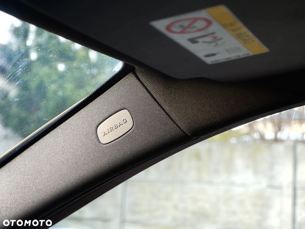 Mercedes-Benz Klasa C 250 7G-TRONIC - 22