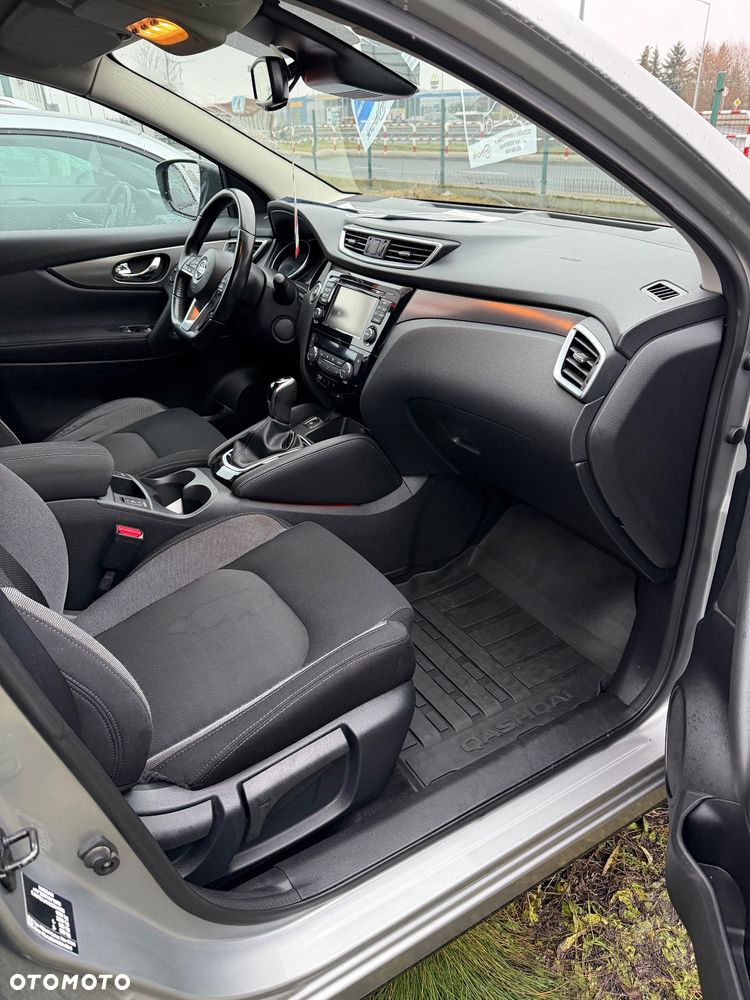 Nissan Qashqai 1.2 DIG-T N-Connecta Xtronic EU6 - 28