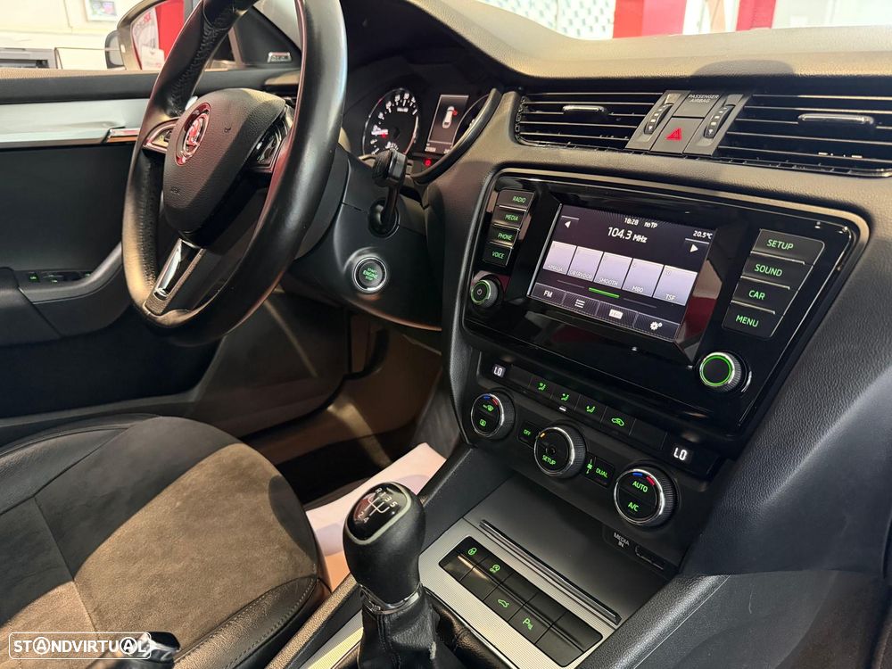 Skoda Octavia Break 1.6 TDi Elegance Pack - 15