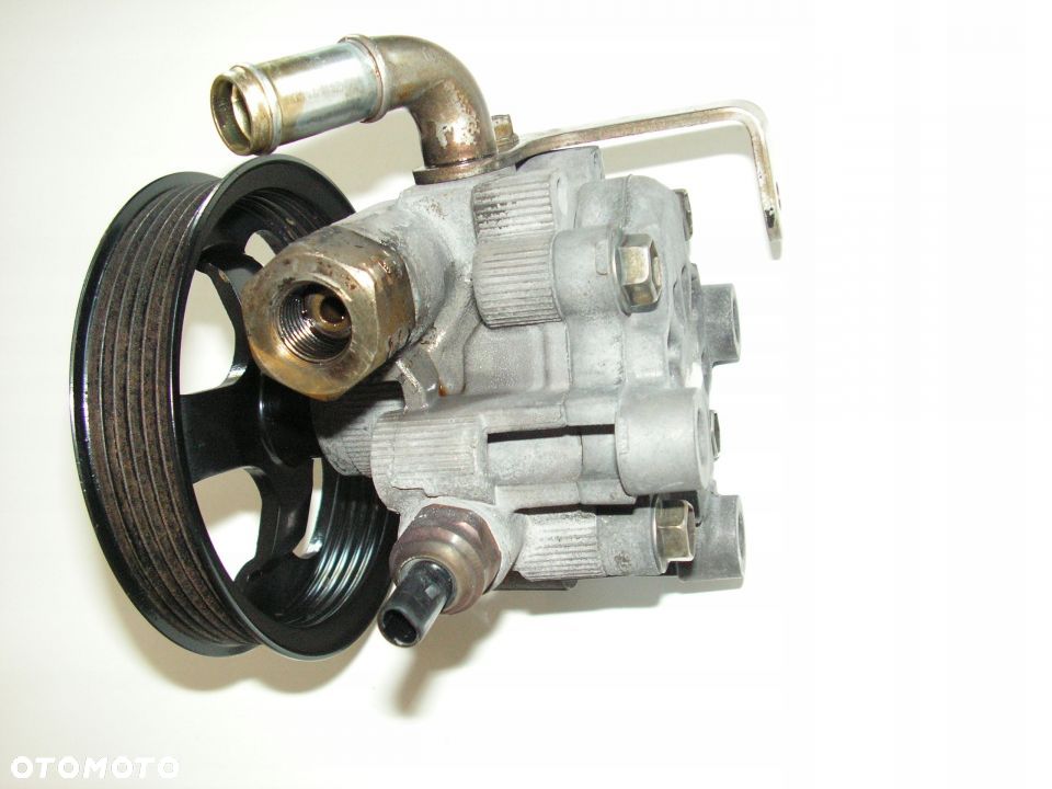 AVENSIS T22 1,6 VVT-I POMPA WSPOMAGANIA IDEALNA - 2