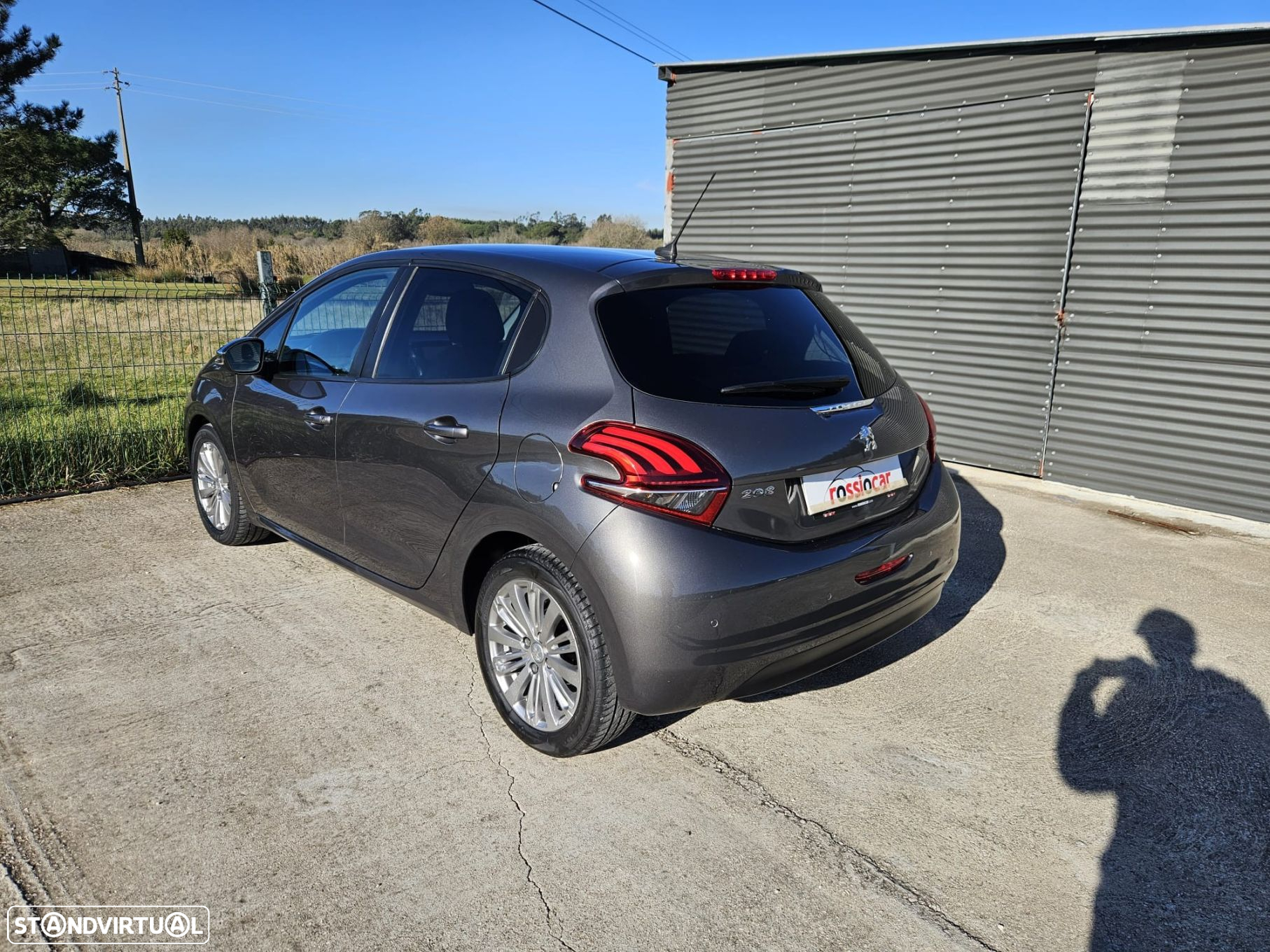 Peugeot 208 1.2 PureTech Signature - 12