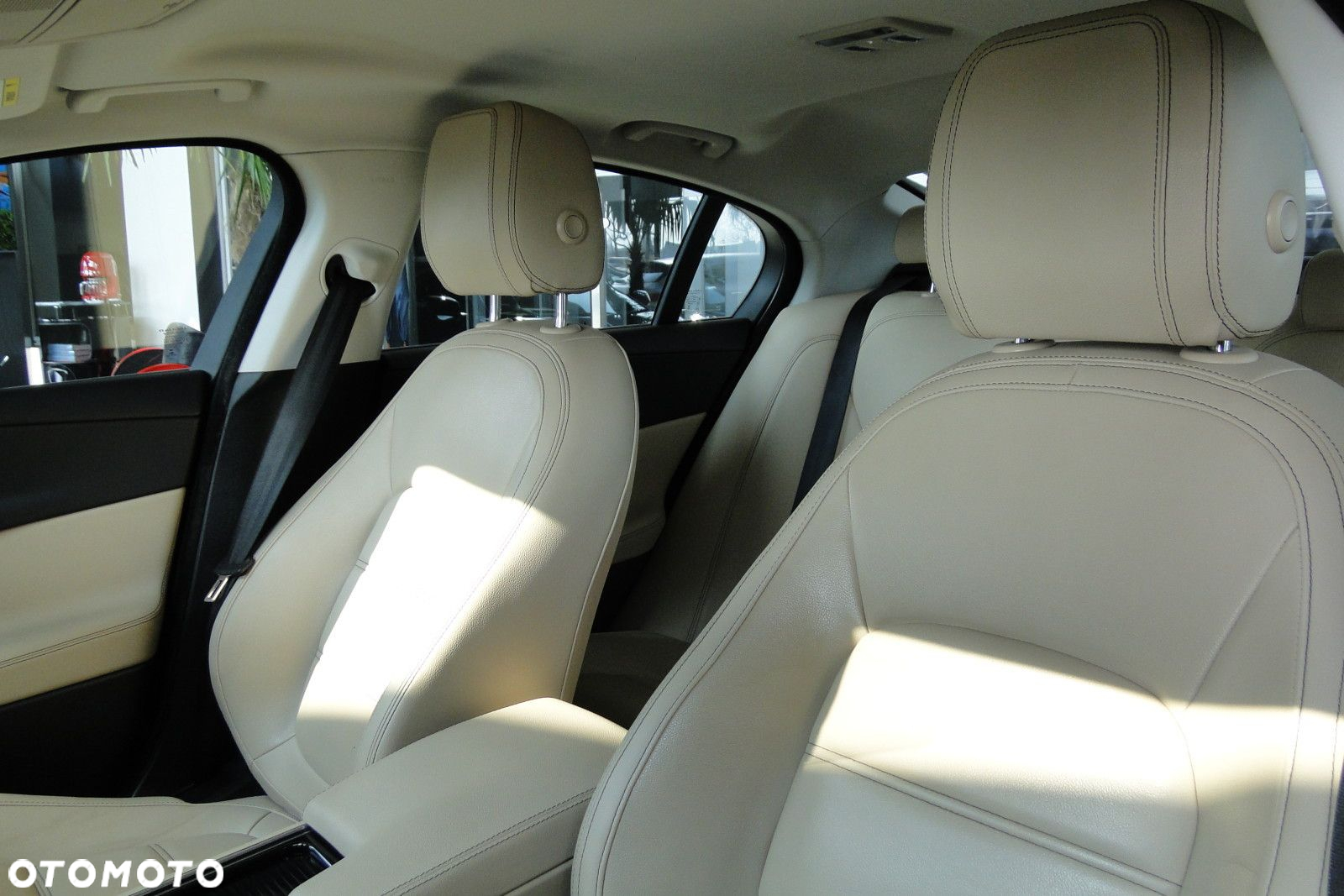 Jaguar XE - 26