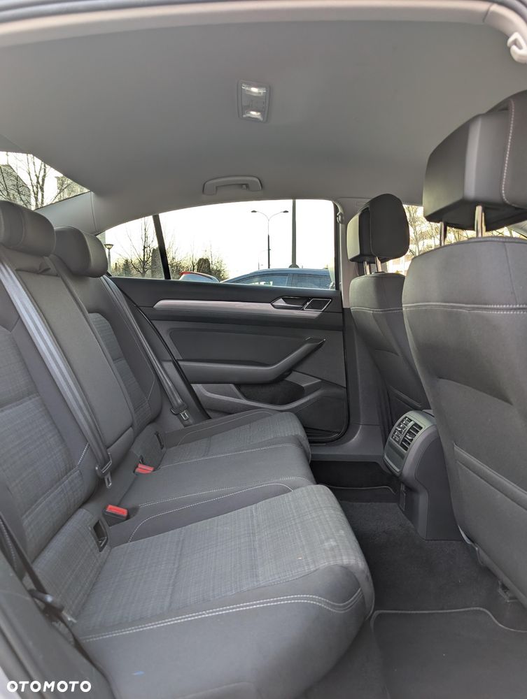 Volkswagen Passat 2.0 TDI EVO Business - 12