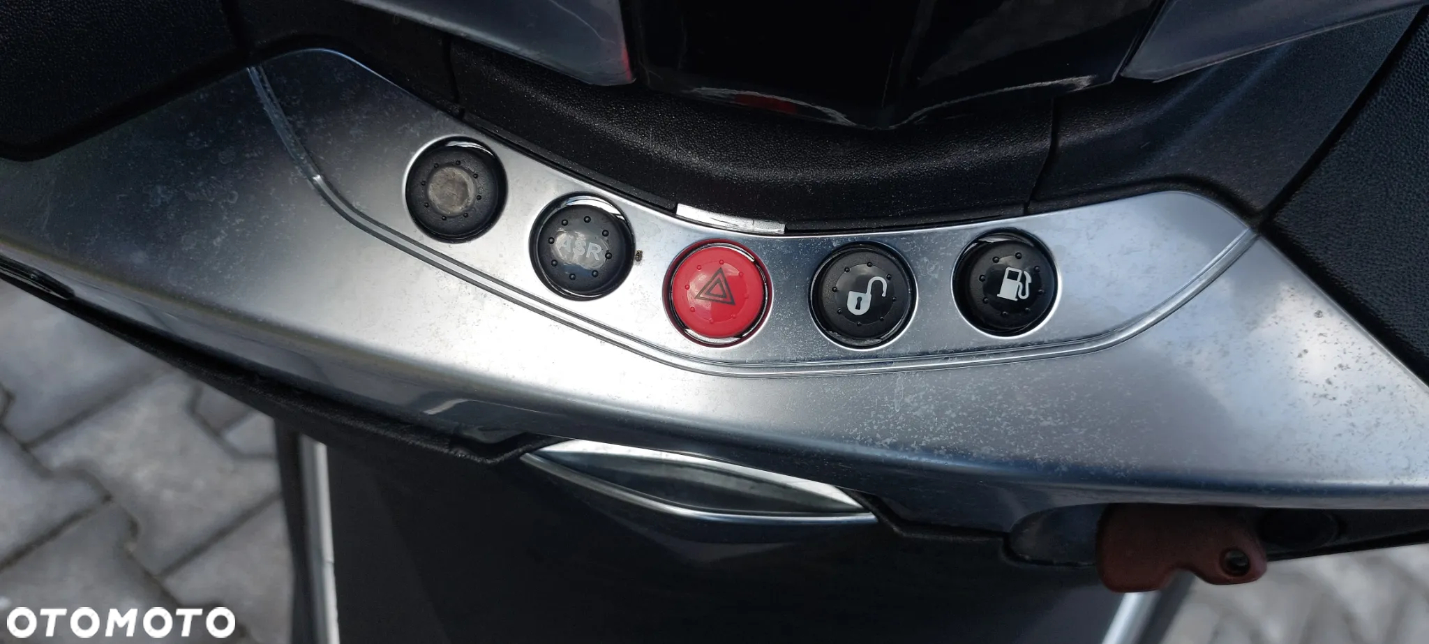 Piaggio X10 - 9