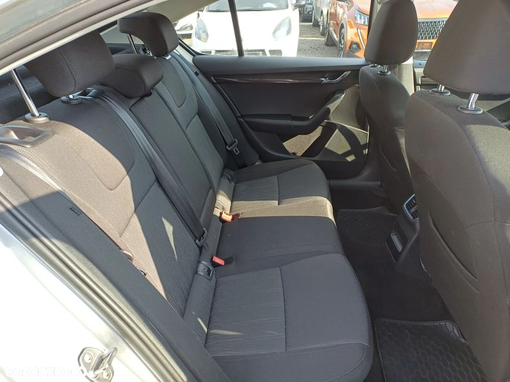 Skoda Octavia 1.8 TSI DSG Ambition - 13