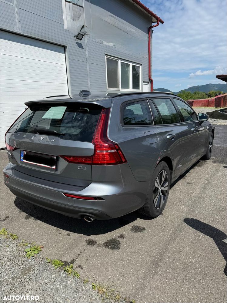 Volvo V60 D3 Momentum Core - 4