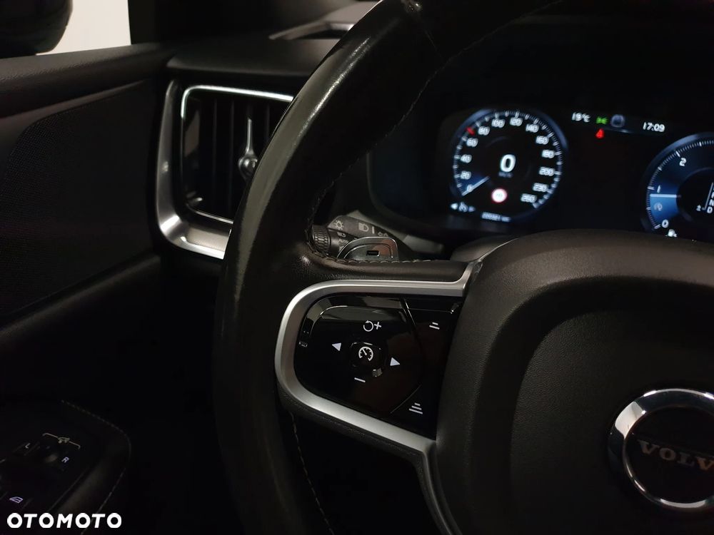 Volvo V60 D3 Geartronic R-Design - 10