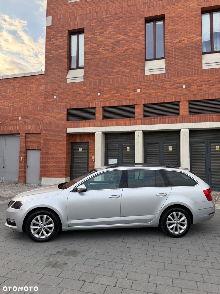 Skoda Octavia 1.5 TSI ACT DSG Ambition - 23
