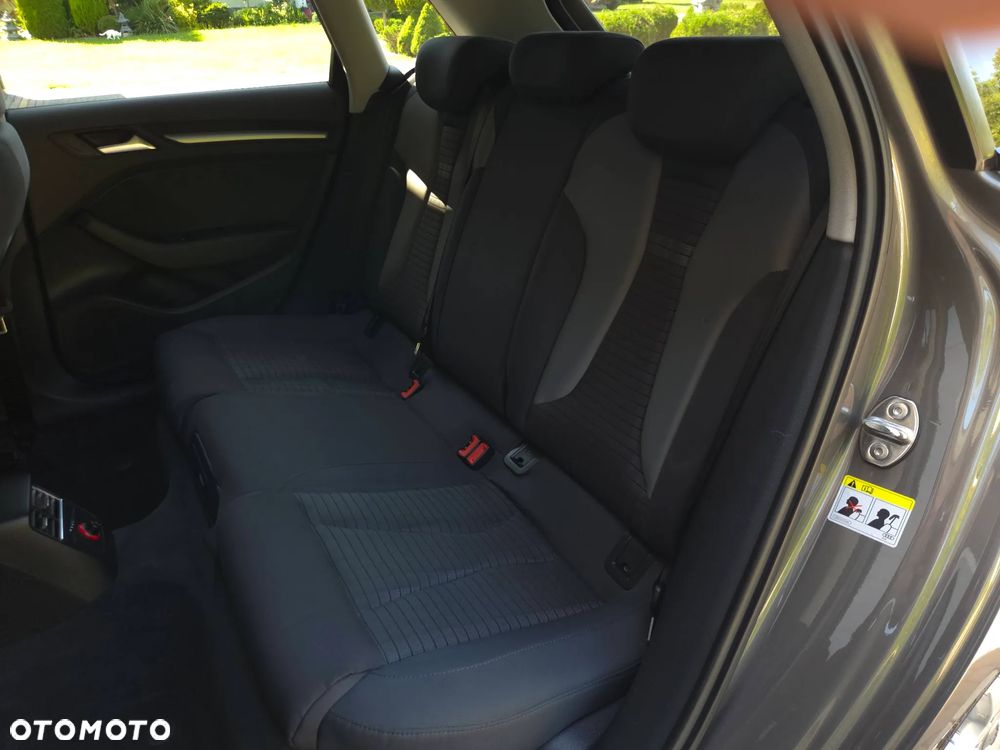 Audi A3 Sportback 2.0 TDI (clean diesel) quattro Ambiente - 33