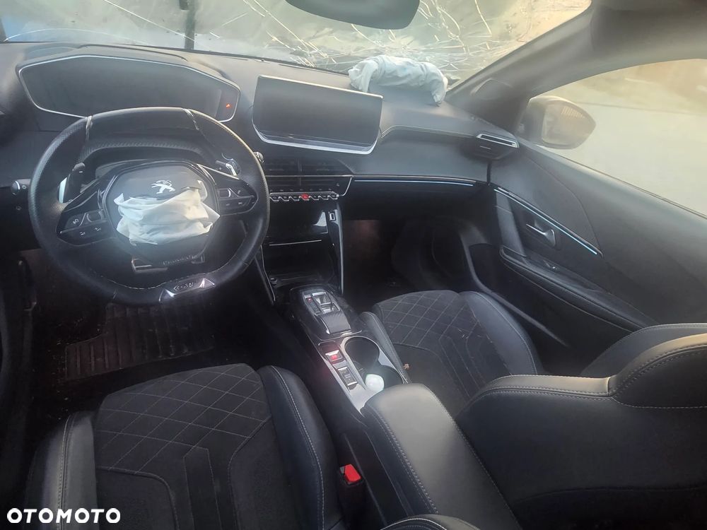 Peugeot 208 PureTech 100 EAT8 GT - 4