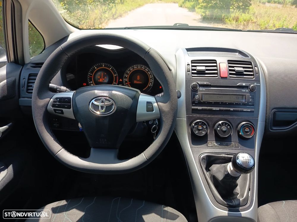 Toyota Auris 1.4 D-4D Comfort - 19