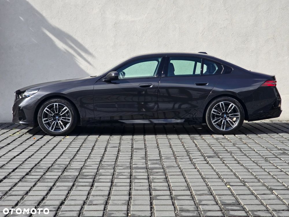 BMW Seria 5 520d xDrive mHEV M Sport - 4