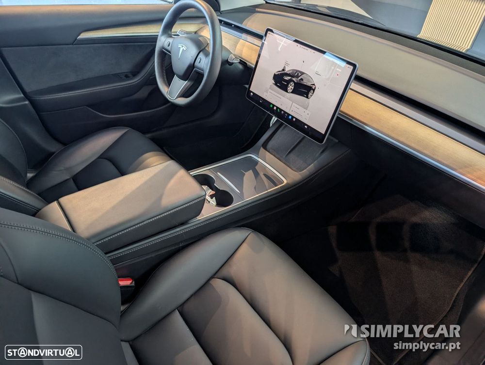 Tesla Model 3 - 9