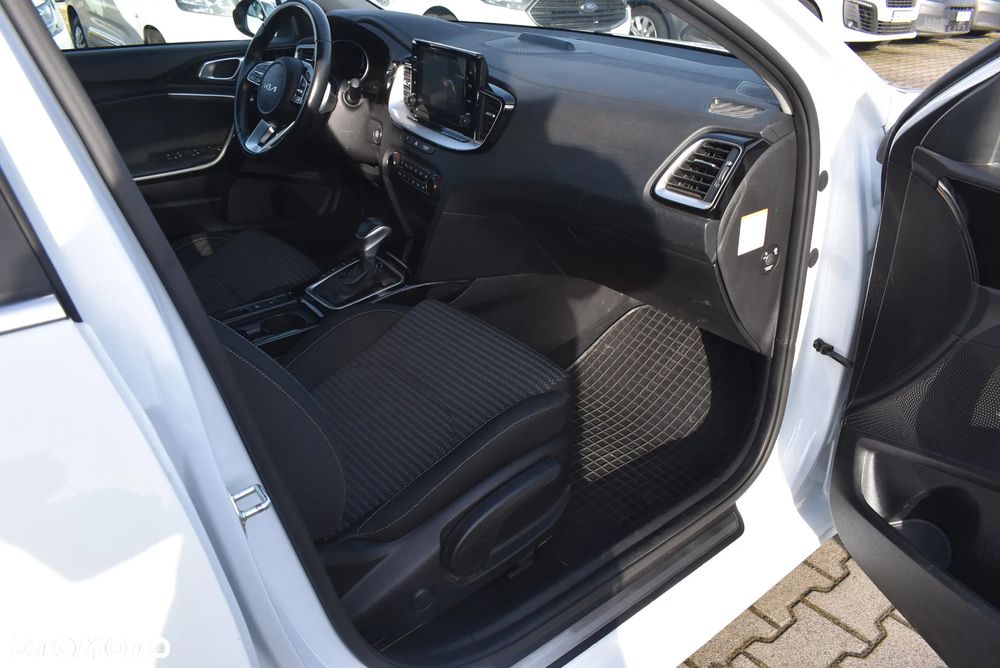 Kia Ceed 1.6 GDI PHEV L DCT - 17