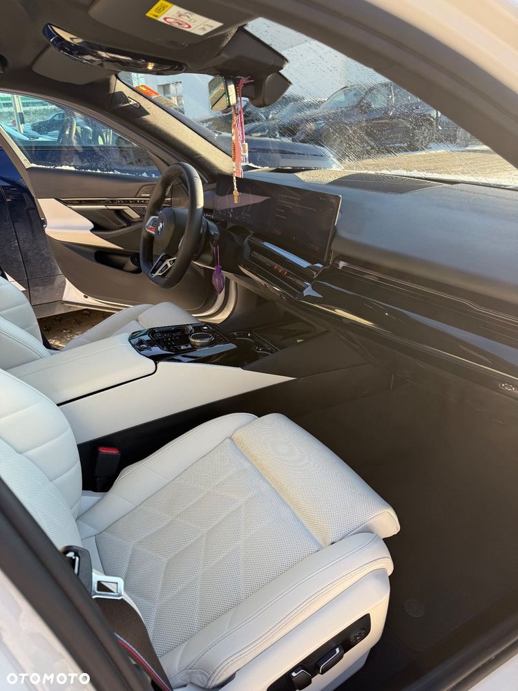 BMW Seria 5 - 21