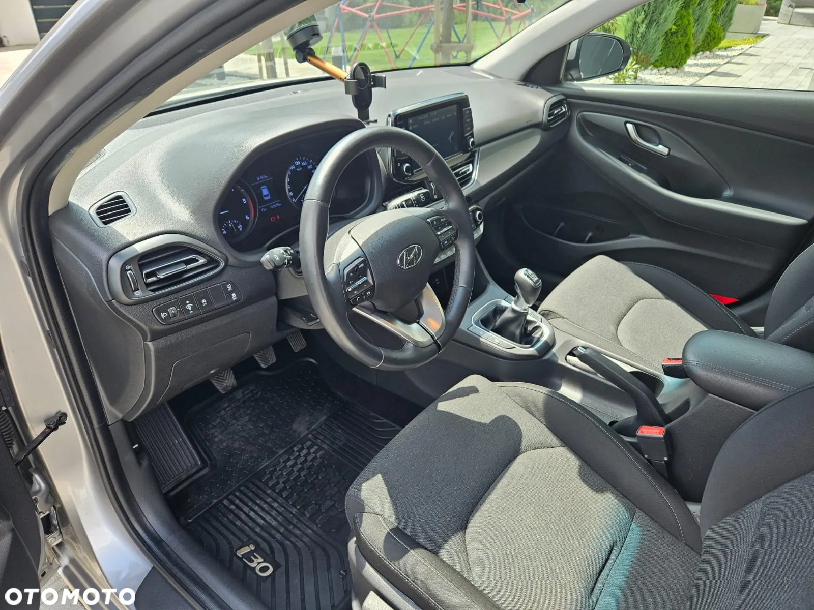 Hyundai i30 1.6 D Classic + - 14