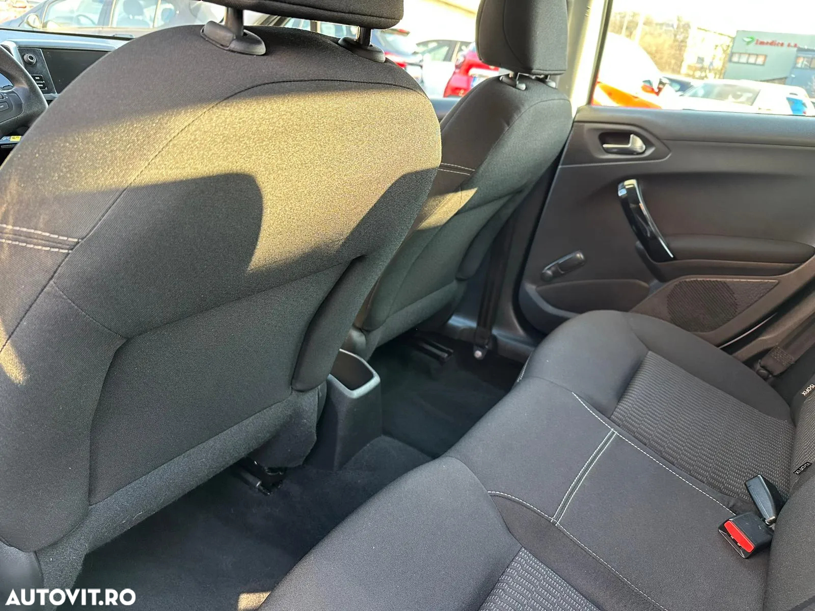 Peugeot 208 1.2 L PureTech Access - 6