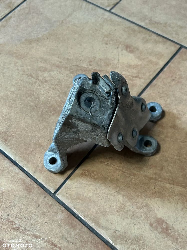 BMW G20 G21 G22 G23 G26 G29 ŁAPA WSPORNIK SILNIKA PRAWY 6876206 - 2