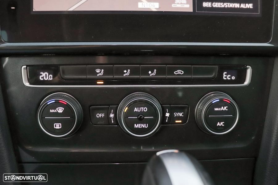 VW e-Golf AC/DC - 11