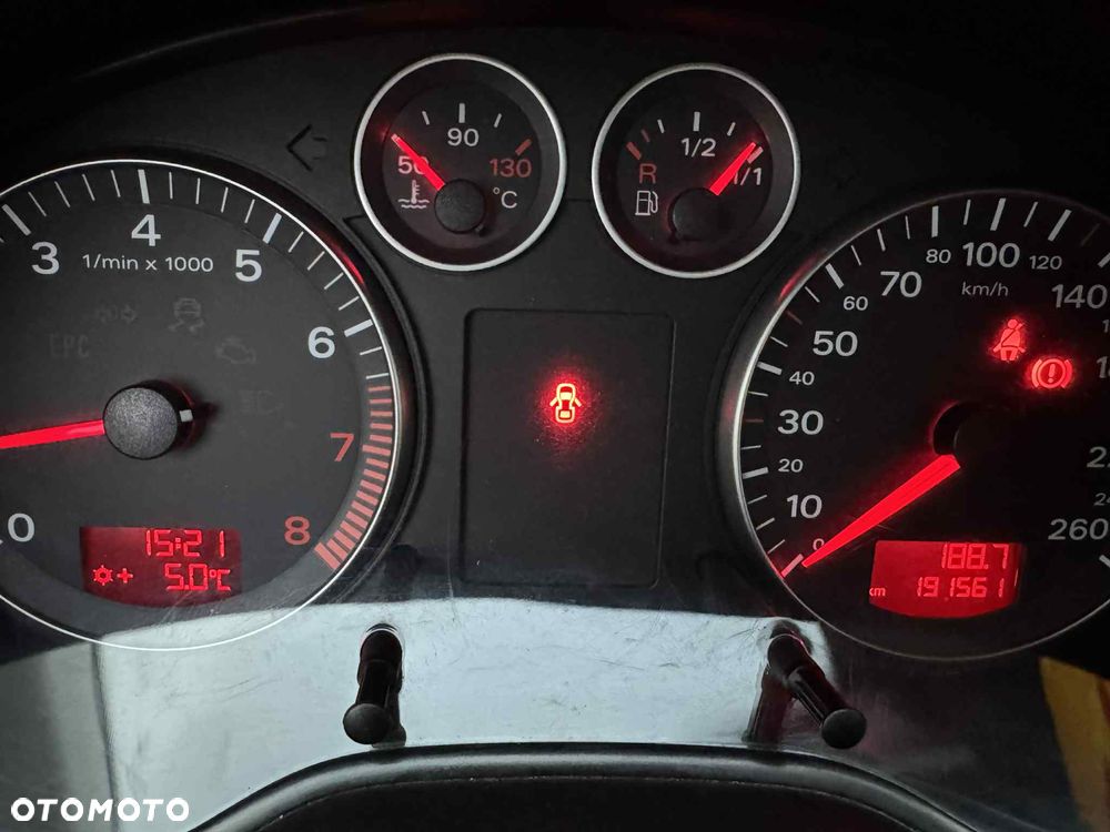 Audi A3 3-drzwiowe 1.6 Attraction - 11