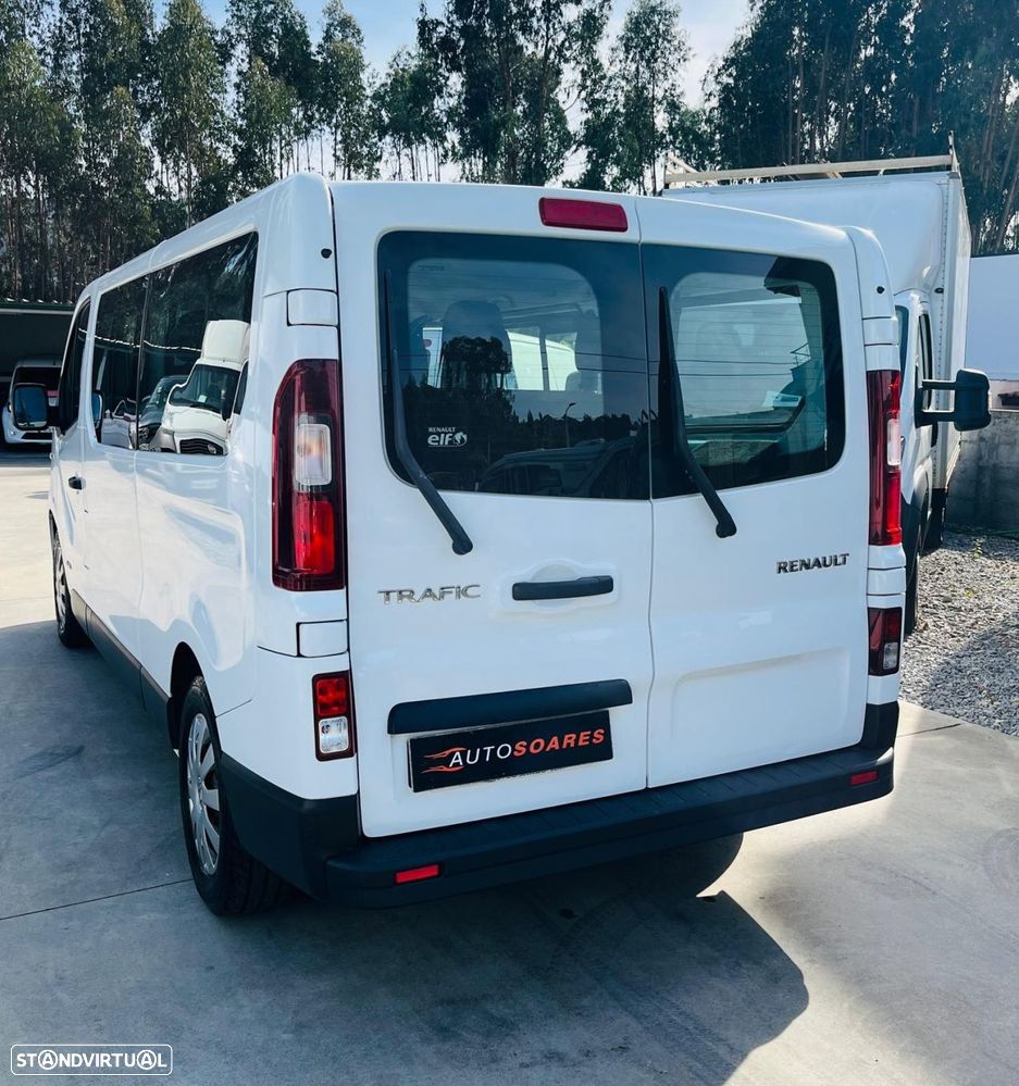 Renault Trafic 9 lugares - 7