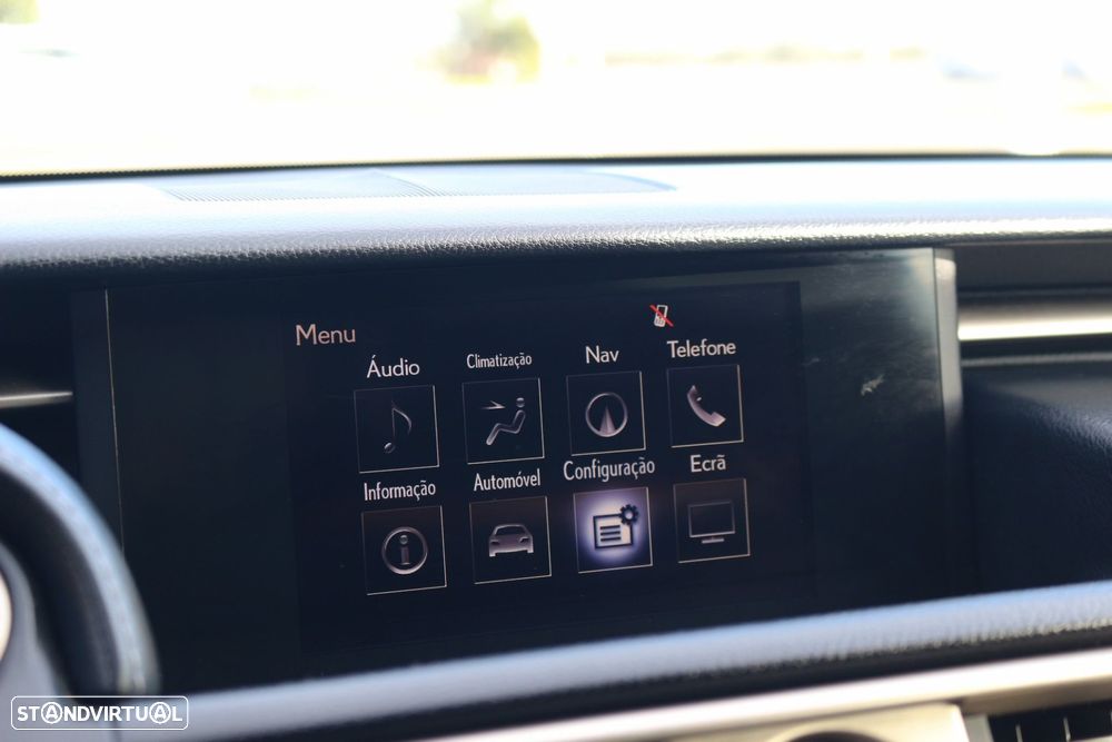 Lexus IS 300H F Sport - 35