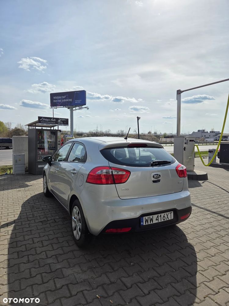 Kia Rio - 5