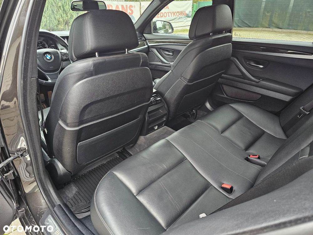 BMW Seria 5 525d Luxury Line - 25