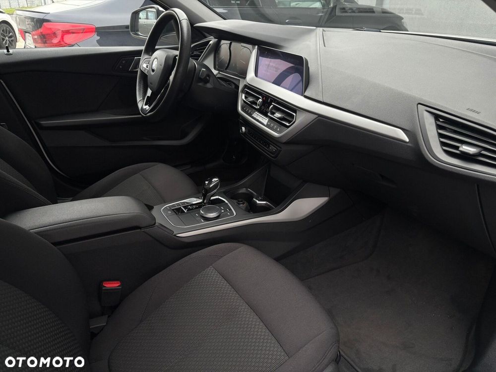 BMW Seria 1 118i - 11