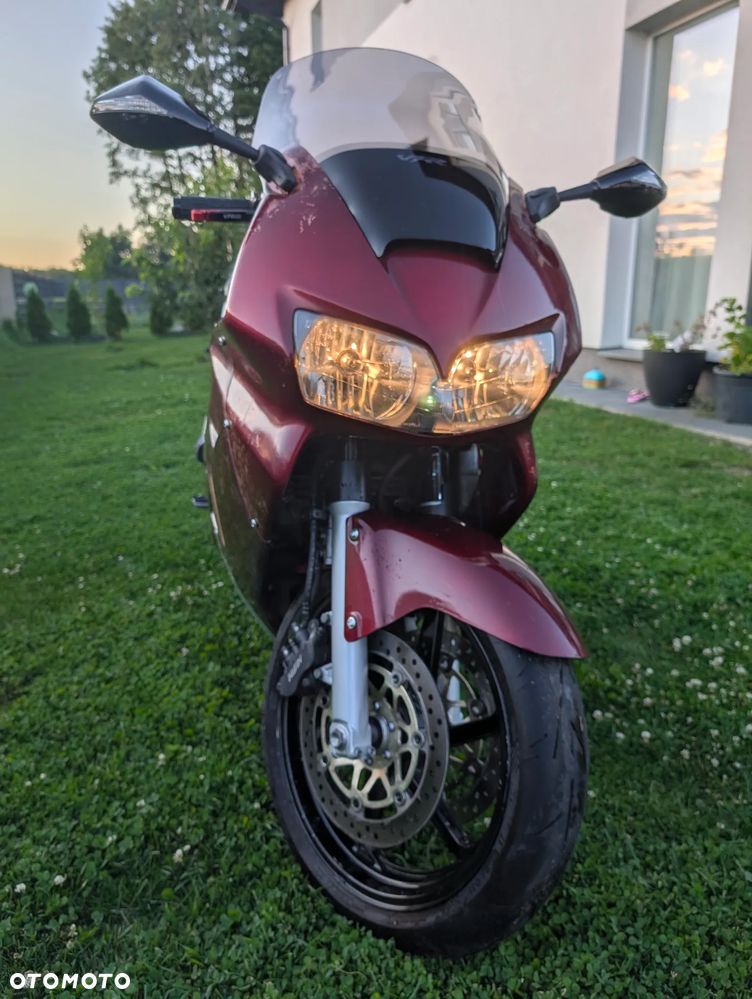 Honda VFR - 10