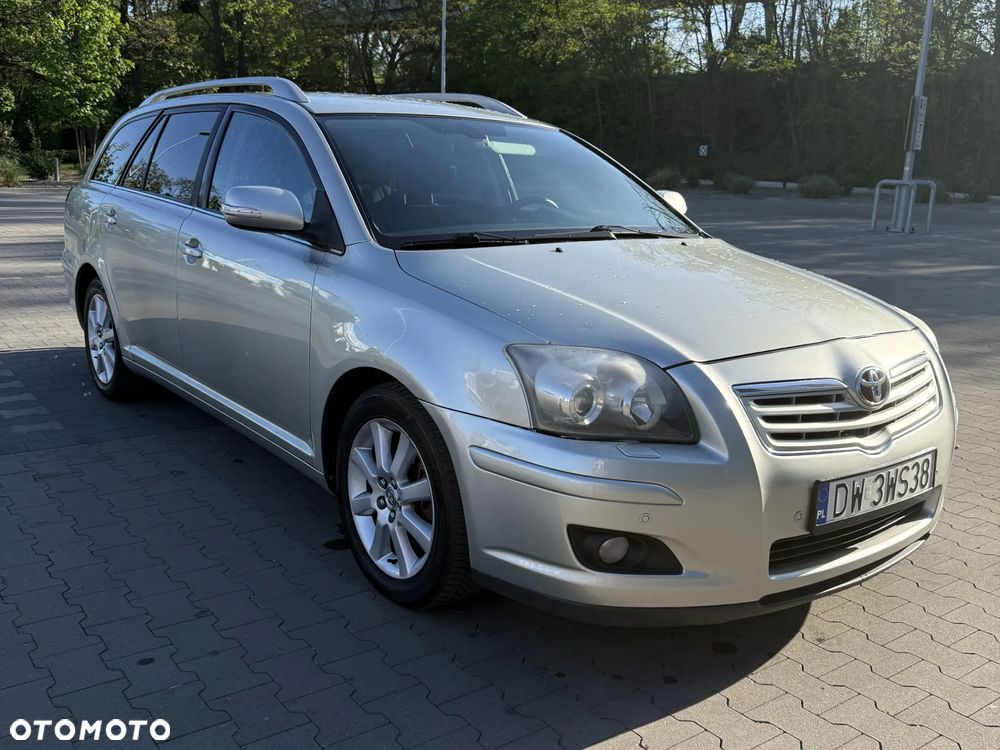 Toyota Avensis 1.8 VVT-i Automatik Sol - 1