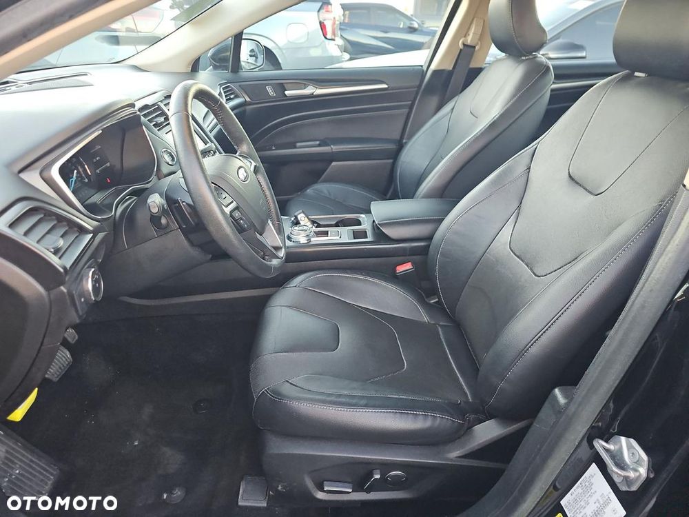 Ford Fusion - 9
